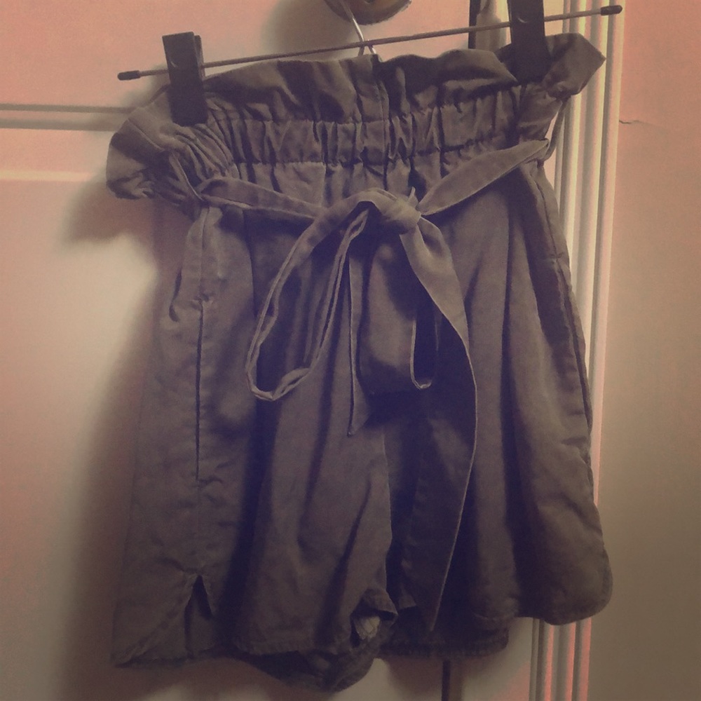 Express high waisted Paperbag shorts